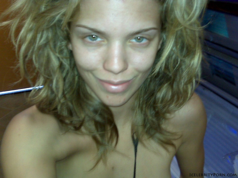 AnnaLynne McCord Nude, desnuda, xxx, hot pics (25)