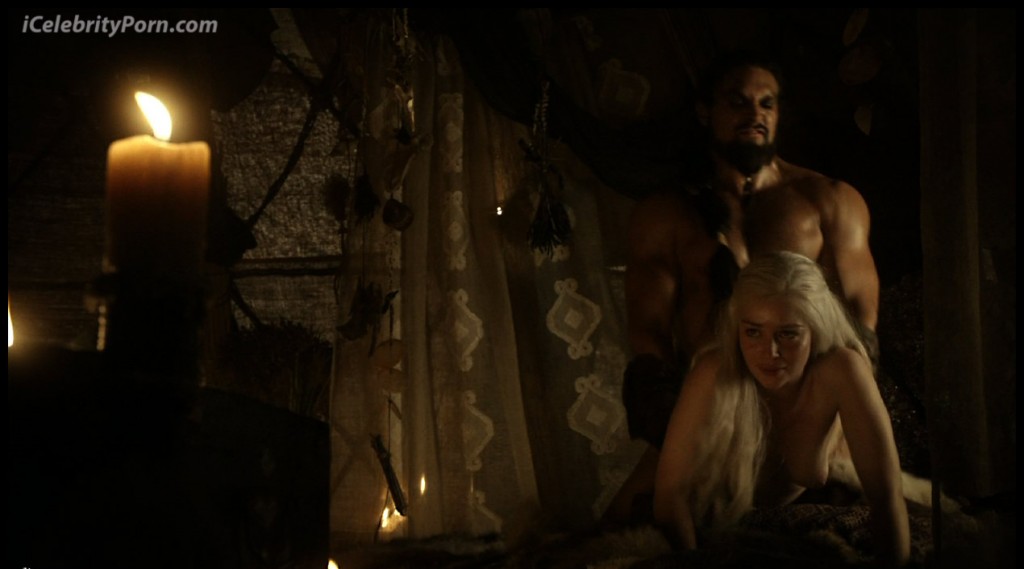 Game-Of-Trones-Nude-Desnudo-Emilia-Clarke-Desnuda-Fake-Hot-Sexy-escenas-calientes-porno-xxx-juego-de-tronos (25)