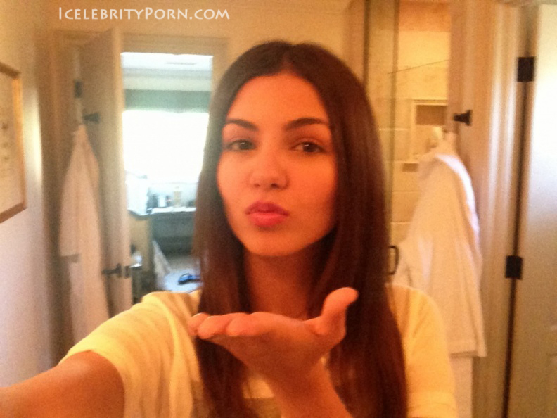 Victoria Justice nude desnuda xxx hot pics descuidos hacker fotos fotos intimas fotos sin censura (24)