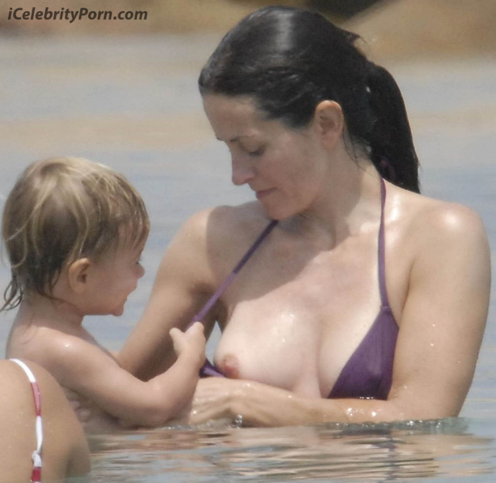 Courteney Cox Nude Hairy Pussy