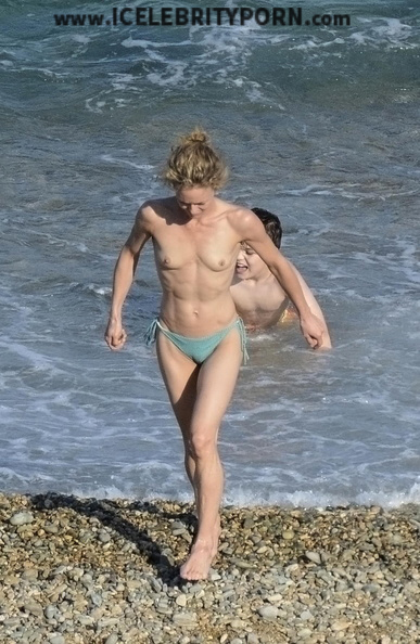 xxx Vanessa Paradis Fotos Desnuda PLAYA Porno-nudista-tetas-upskin-filtradas-hacker-senos-vagina-paparatzy-celebrity-nude (1)