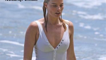 Margot Robbie en Bikini muy Sensual en la Playa -xxx-desnuda-escuadron-suicida-escenas-filtradas-detras-de-camara-porno-video (1)