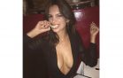 Video xxx de Emily Ratajkowski mostrando sus tetas en restaurante chino